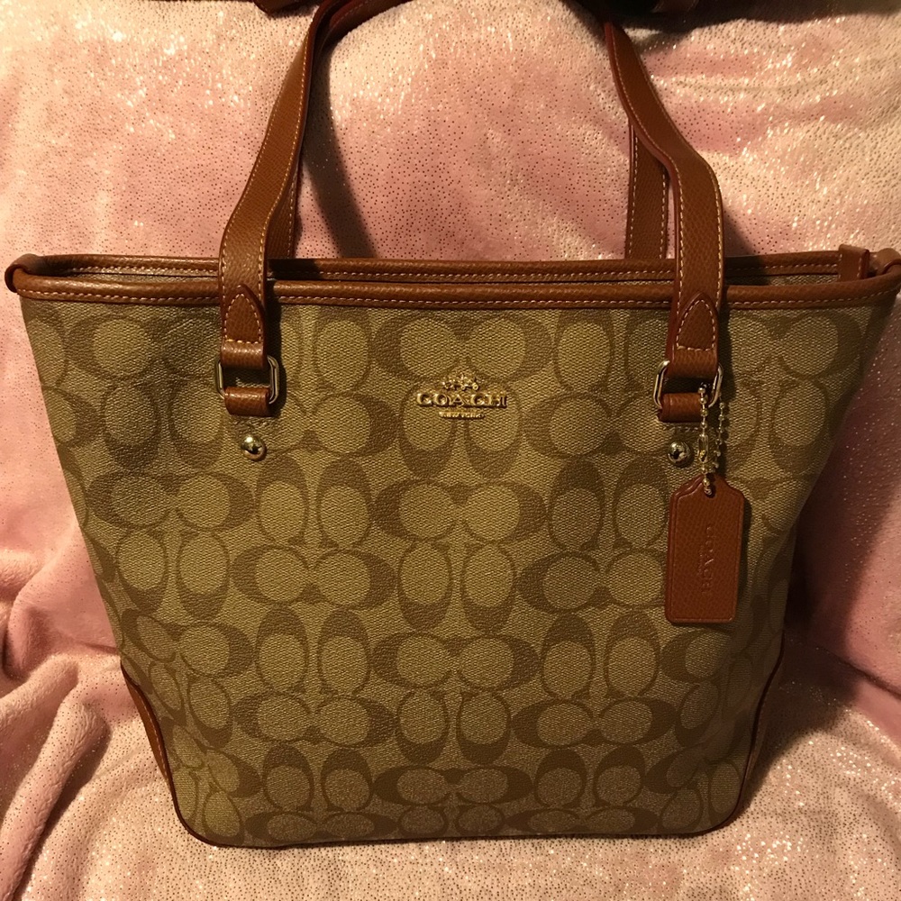 Coach PVC Zip Top Tote ❤️